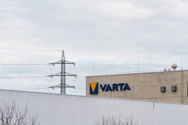 Nördlingen, Bavaria, Germany - 25 January 2025: The Varta plant in Nördlingen, a production facility of VARTA AG, specializing in the manufacture of batteries *** Das Varta-Werk in Nördlingen, eine Produktionsstätte der VARTA AG, spezialisiert auf die Herstellung von Batterien