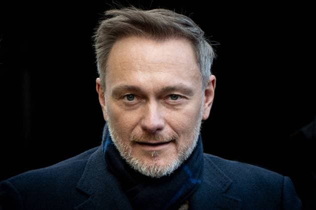 News Themen der Woche KW05 News Bilder des Tages Christian Lindner, FDP-Parteivorsitzender und ehemaliger Bundesfinanzminister, während der Wahlkampfveranstaltung in Kiel, Schleswig-Holstein;Christian Lindner, FDP-Parteivorsitzender und ehemaliger Bundesfinanzminister, während der Wahlkampfveranstaltung in Kiel, Schleswig-Holstein, Kiel Schleswig-Holstein Deutschland Platz vor dem Rathaus