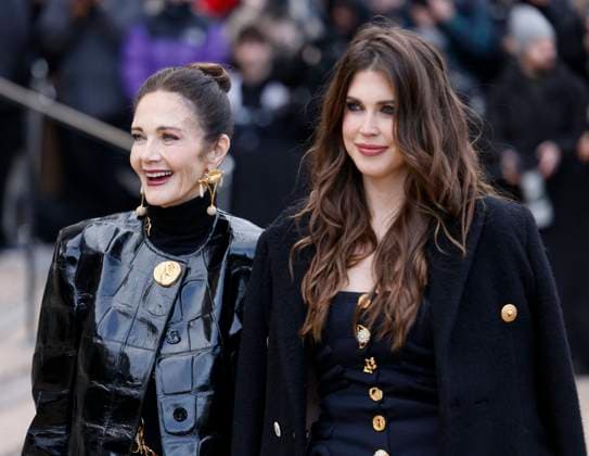 PFW - Schiaparelli Arrivals Paris, France - January 27: Lynda Carter, Jessica Altman arrive to Schiaparelli fashion show during the Haute Couture Fall Winter 2025 - 2026 Fashion Week on January 27, 2025 in Paris, France. Photo by Marco Piovanotto ABACAPRESS.COM Paris France  Copyright: xPiovanottoxMarco ABACAx