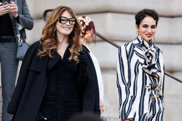 PFW - Schiaparelli Arrivals Paris, France - January 27: Carla Bruni, Farida Khelfa arrive to Schiaparelli fashion show during the Haute Couture Fall Winter 2025 - 2026 Fashion Week on January 27, 2025 in Paris, France. Photo by Marco Piovanotto ABACAPRESS.COM Paris France  Copyright: xPiovanottoxMarco ABACAx