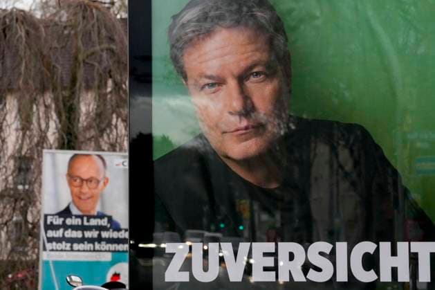 Wahlplakat von Friedrich Merz (CDU) und Robert Habeck (Bündnis 90 Die Grünen) am 27. January 2025 in Dortmund, Deutschland. Die Wahl zum 21. Deutschen Bundestag wird als vorgezogene Neuwahl am 23. Februar 2025 stattfinden. (Foto von Alex Gottschalk DeFodi Images) +++ Election poster of Friedrich Merz (CDU) and Robert Habeck (Bündnis 90 Die Grünen) on January 27, 2025 in Dortmund, Germany. The election to the 21st German Bundestag will take place as an early election on February 23, 2025 (Photo by Alex Gottschalk DeFodi Images) Defodi-001_20250127__1325785 *** Election poster of Friedrich Merz CDU and Robert Habeck Bündnis 90 Die Grünen on January 27, 2025 in Dortmund, Germany The election to the 21st German Bundestag will take place a Defodi-001