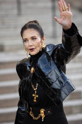 PFW - Schiaparelli Haute Couture - Arrivals NB Lynda Carter attends the Schiaparelli Haute Couture Spring-Summer 2025 show as part of Paris Fashion Week on January 27, 2025 in Paris, France. Photo by Nasser Berzane ABACAPRESS.COM Paris France  Copyright: xBerzanexNasser ABACAx