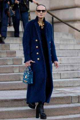 PFW - Celebs At Schiaparelli Jordan Roth leaves Schiaparelli fashion show during the Haute Couture Fall Winter 2025 - 2026 Fashion Week on January 27, 2025 in Paris, France. Photo by Marco Piovanotto ABACAPRESS.COM Paris France  Copyright: xPiovanottoxMarco ABACAx