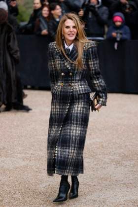 PFW - Celebs At Schiaparelli Anna Dello Russo arrives to Schiaparelli fashion show during the Haute Couture Fall Winter 2025 - 2026 Fashion Week on January 27, 2025 in Paris, France. Photo by Marco Piovanotto ABACAPRESS.COM Paris France  Copyright: xPiovanottoxMarco ABACAx