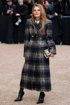 PFW - Celebs At Schiaparelli Anna Dello Russo arrives to Schiaparelli fashion show during the Haute Couture Fall Winter 2025 - 2026 Fashion Week on January 27, 2025 in Paris, France. Photo by Marco Piovanotto ABACAPRESS.COM Paris France  Copyright: xPiovanottoxMarco ABACAx