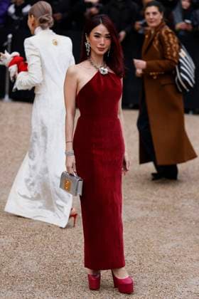 PFW - Celebs At Schiaparelli Heart Evangelista arrives to Schiaparelli fashion show during the Haute Couture Fall Winter 2025 - 2026 Fashion Week on January 27, 2025 in Paris, France. Photo by Marco Piovanotto ABACAPRESS.COM Paris France  Copyright: xPiovanottoxMarco ABACAx