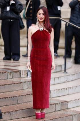 PFW - Celebs At Schiaparelli Heart Evangelista arrives to Schiaparelli fashion show during the Haute Couture Fall Winter 2025 - 2026 Fashion Week on January 27, 2025 in Paris, France. Photo by Marco Piovanotto ABACAPRESS.COM Paris France  Copyright: xPiovanottoxMarco ABACAx