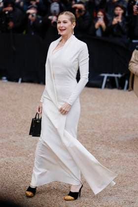 PFW - Celebs At Schiaparelli Kelly Rutherford arrives to Schiaparelli fashion show during the Haute Couture Fall Winter 2025 - 2026 Fashion Week on January 27, 2025 in Paris, France. Photo by Marco Piovanotto ABACAPRESS.COM Paris France  Copyright: xPiovanottoxMarco ABACAx