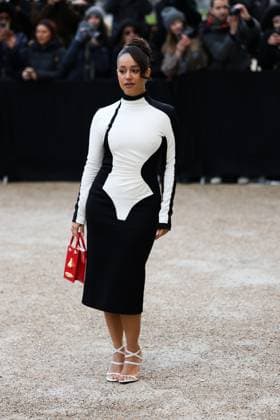 Paris Fashion Week, Gäste der Schiaparelli Modenschau Paris Fashion Week Arrivee des invités au defile Schaparelli Celebrities arrival at Schiaparelli show duting Fashion week 439713 2025 01 27 France Mahfouf, Lena Lena Situations  Copyright: xIvankaxVoisinx xStarfacex STAR_439713_035