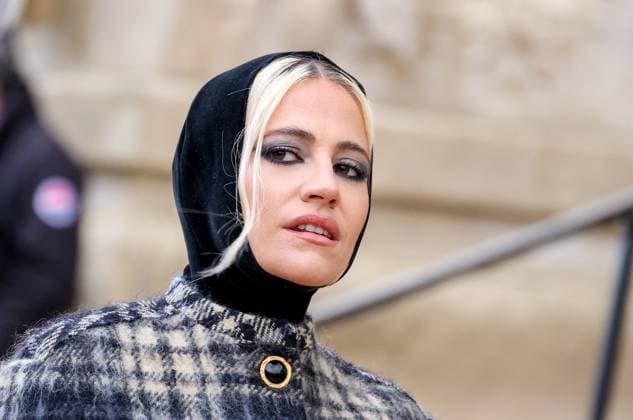 Arrivals at the Schiaparelli fashion show at the Petit Palais for the Spring Summer 2025 Haute Couture Collection during Paris Fashion Week PFW Pixie Lott Arrivals and exits at the Schiaparelli fashion show at the Petit Palais for the Spring Summer 2025 Haute Couture Collection during Paris Fashion Week PFW , France, on January 27, 2025 Debis Guignebourg Bestimage Arrivals and exits at the Schiaparelli fashion show at the Petit Palais for the Spring Summer 2025 Haute Couture Collection during Paris Fashion Week PFW , France, on January 27, 2025 Debis Guignebourg Bestimage Paris France  Copyright: xDenisxGuignebourgx xBestimagexDenisxGuignebourgx xBestimagex