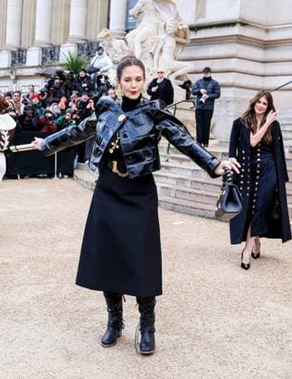 Arrivals at the Schiaparelli fashion show at the Petit Palais for the Spring Summer 2025 Haute Couture Collection during Paris Fashion Week PFW Lynda Carter Arrivals and exits at the Schiaparelli fashion show at the Petit Palais for the Spring Summer 2025 Haute Couture Collection during Paris Fashion Week PFW , France, on January 27, 2025 Debis Guignebourg Bestimage Arrivals and exits at the Schiaparelli fashion show at the Petit Palais for the Spring Summer 2025 Haute Couture Collection during Paris Fashion Week PFW , France, on January 27, 2025 Debis Guignebourg Bestimage Paris France  Copyright: xDenisxGuignebourgx xBestimagexDenisxGuignebourgx xBestimagex