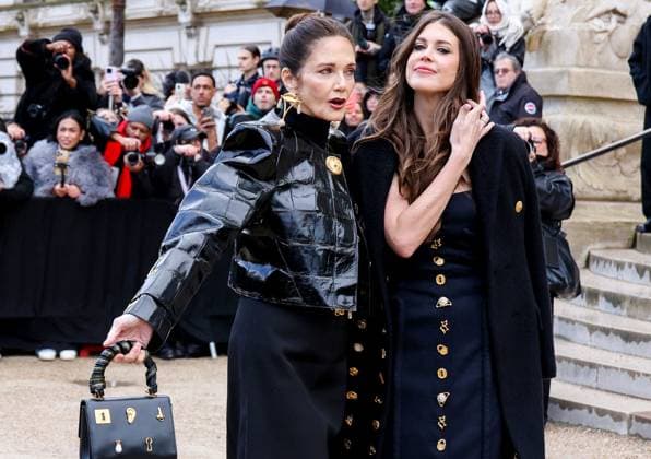 Arrivals at the Schiaparelli fashion show at the Petit Palais for the Spring Summer 2025 Haute Couture Collection during Paris Fashion Week PFW Lynda Carter and Jessica Altman Arrivals and exits at the Schiaparelli fashion show at the Petit Palais for the Spring Summer 2025 Haute Couture Collection during Paris Fashion Week PFW , France, on January 27, 2025 Debis Guignebourg Bestimage Arrivals and exits at the Schiaparelli fashion show at the Petit Palais for the Spring Summer 2025 Haute Couture Collection during Paris Fashion Week PFW , France, on January 27, 2025 Debis Guignebourg Bestimage Paris France  Copyright: xDenisxGuignebourgx xBestimagexDenisxGuignebourgx xBestimagex