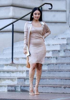 Arrivals at the Schiaparelli fashion show at the Petit Palais for the Spring Summer 2025 Haute Couture Collection during Paris Fashion Week PFW Amina Muaddi Arrivals and exits at the Schiaparelli fashion show at the Petit Palais for the Spring Summer 2025 Haute Couture Collection during Paris Fashion Week PFW , France, on January 27, 2025 Debis Guignebourg Bestimage Arrivals and exits at the Schiaparelli fashion show at the Petit Palais for the Spring Summer 2025 Haute Couture Collection during Paris Fashion Week PFW , France, on January 27, 2025 Debis Guignebourg Bestimage Paris France  Copyright: xDenisxGuignebourgx xBestimagexDenisxGuignebourgx xBestimagex