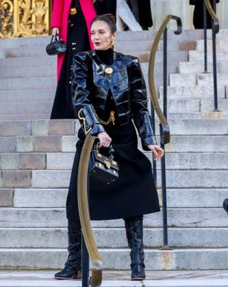 Arrivals at the Schiaparelli fashion show at the Petit Palais for the Spring Summer 2025 Haute Couture Collection during Paris Fashion Week PFW Lynda Carter Arrivals and exits at the Schiaparelli fashion show at the Petit Palais for the Spring Summer 2025 Haute Couture Collection during Paris Fashion Week PFW , France, on January 27, 2025 Debis Guignebourg Bestimage Arrivals and exits at the Schiaparelli fashion show at the Petit Palais for the Spring Summer 2025 Haute Couture Collection during Paris Fashion Week PFW , France, on January 27, 2025 Debis Guignebourg Bestimage Paris France  Copyright: xDenisxGuignebourgx xBestimagexDenisxGuignebourgx xBestimagex