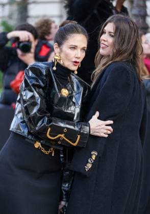 Arrivals at the Schiaparelli fashion show at the Petit Palais for the Spring Summer 2025 Haute Couture Collection during Paris Fashion Week PFW Lynda Carter and Jessica Altman Arrivals and exits at the Schiaparelli fashion show at the Petit Palais for the Spring Summer 2025 Haute Couture Collection during Paris Fashion Week PFW , France, on January 27, 2025 Debis Guignebourg Bestimage Arrivals and exits at the Schiaparelli fashion show at the Petit Palais for the Spring Summer 2025 Haute Couture Collection during Paris Fashion Week PFW , France, on January 27, 2025 Debis Guignebourg Bestimage Paris France  Copyright: xDenisxGuignebourgx xBestimagexDenisxGuignebourgx xBestimagex