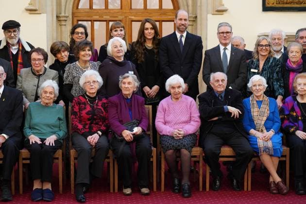 News Themen der Woche KW05 . 27 01 2025. London, United Kingdom. Prince William and Kate Middleton, the Prince and Princess for Wales, with UK Prime Minister Sir Keir Starmer and survivors at a ceremony in London to commemorate Holocaust Memorial Day and the 80th anniversary of the liberation of Auschwitz.  xPoolx xi-Imagesx IIM-25689-0013