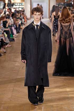 Paris Fashion Week, Georges Hobeika Modenschau George Hobeika Haute Couture spring summer 2025 Paris january 2005 George Hobeika Haute Couture spring summer 2025 Paris january 2005, Credit:Zeppelin Avalon  Copyright: xZeppelinx xAvalonx 0958131162