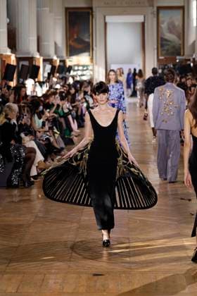 Paris Fashion Week, Georges Hobeika Modenschau George Hobeika Haute Couture spring summer 2025 Paris january 2005 George Hobeika Haute Couture spring summer 2025 Paris january 2005, Credit:Zeppelin Avalon  Copyright: xZeppelinx xAvalonx 0958129022