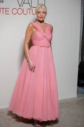 PFW - Giambattista Valli Haute Couture - Photocall NB Natalie Dawson attends the Giambattista Valli Haute Couture Spring-Summer 2025 show as part of Paris Fashion Week on January 27, 2025 in Paris, France. Photo by Nasser Berzane ABACAPRESS.COM Paris France  Copyright: xBerzanexNasser ABACAx