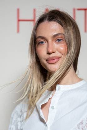 PFW - Giambattista Valli Haute Couture - Photocall NB Heloise Agostinelli attends the Giambattista Valli Haute Couture Spring-Summer 2025 show as part of Paris Fashion Week on January 27, 2025 in Paris, France. Photo by Nasser Berzane ABACAPRESS.COM Paris France  Copyright: xBerzanexNasser ABACAx