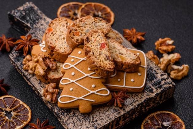 IMAGO Creative, Weihnachten, Food, Backen, Lebkuchen Weihnachts-Cantuccini mit Nüssen und kandierten Früchten, Lebkuchen Weihnachts-Cantuccini mit Nüssen und kandierten Früchten, Lebkuchen Copyright: xZoonar.com TetianaxChernykovax 22704884