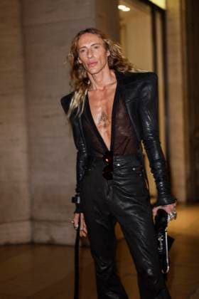 PFW - Gianbattista Arrivals Guest arrives to Gianbattista Valli fashion show during the Haute Couture Fall Winter 2025 - 2026 Fashion Week on January 27, 2025 in Paris, France. Photo by Marco Piovanotto ABACAPRESS.COM Paris France  Copyright: xPiovanottoxMarco ABACAx