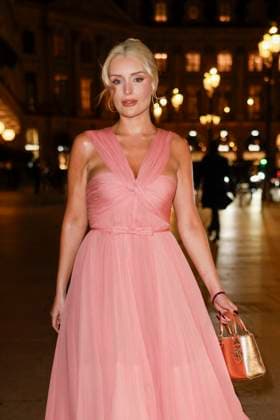 PFW - Gianbattista Arrivals Natalie Dawson arrives to Gianbattista Valli fashion show during the Haute Couture Fall Winter 2025 - 2026 Fashion Week on January 27, 2025 in Paris, France. Photo by Marco Piovanotto ABACAPRESS.COM Paris France  Copyright: xPiovanottoxMarco ABACAx
