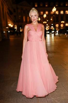 PFW - Gianbattista Arrivals Natalie Dawson arrives to Gianbattista Valli fashion show during the Haute Couture Fall Winter 2025 - 2026 Fashion Week on January 27, 2025 in Paris, France. Photo by Marco Piovanotto ABACAPRESS.COM Paris France  Copyright: xPiovanottoxMarco ABACAx