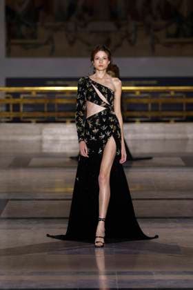 Tony Ward Haute Couture Spring Summer 2025, Paris, January 2025 Tony Ward Haute Couture Spring Summer 2025, Paris, January 2025, Credit:Zeppelin Avalon  Copyright: xZeppelinx xAvalonx 0958229307