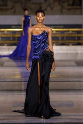 Tony Ward Haute Couture Spring Summer 2025, Paris, January 2025 Tony Ward Haute Couture Spring Summer 2025, Paris, January 2025, Credit:Zeppelin Avalon  Copyright: xZeppelinx xAvalonx 0958229343