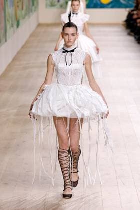 (250128) -- PARIS, Jan. 28, 2025 -- A model presents a creation by Christian Dior during the Haute Couture Week Spring Summer 2025 in Paris, France, Jan. 27, 2025. ( Handout via Xinhua) FRANCE-PARIS-HAUTE COUTURE WEEK-FASHION SHOW-CHRISTIAN DIOR MeetEurope 