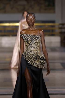 Tony Ward Haute Couture Spring Summer 2025, Paris, January 2025 Tony Ward Haute Couture Spring Summer 2025, Paris, January 2025, Credit:Zeppelin Avalon  Copyright: xZeppelinx xAvalonx 0958229163