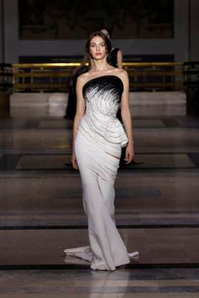 Tony Ward Haute Couture Spring Summer 2025, Paris, January 2025 Tony Ward Haute Couture Spring Summer 2025, Paris, January 2025, Credit:Zeppelin Avalon  Copyright: xZeppelinx xAvalonx 0958228680