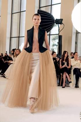 Schiaparelli Haute Couture spring summer 2025, Paris January 2025 Schiaparelli Haute Couture spring summer 2025, Paris January 2025, Credit:Zeppelin Avalon  Copyright: xZeppelinx xAvalonx 0958239427