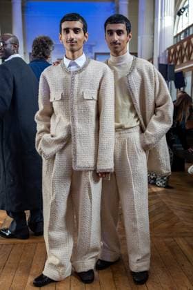 Paris Fashion Week, Georges Hobeika Modenschau Spring Summer 2025 fashion show by Georges Hobeika Les freres jumeaux Hadban 439746 2025 01 27 Paris France  Copyright: xSebastienxFremontx xStarfacex STAR_439746_030