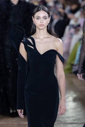 Paris Fashion Week, Georges Hobeika Modenschau Paris Fashion Week Defile Georges Hobeika Defile printemps ete 2025 de Georges Hobeika 439745 2025 01 27 Paris France  Copyright: xSebastienxFremontx xStarfacex STAR_439745_008