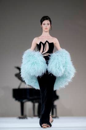 Paris Fashion Week, Tamara Ralph Modenschau Personalities at the Tamara Ralph show for the Haute Couture Spring Summer 2025 collection at Paris Fashion Week PFW Model at the Tamara Ralph show for the Haute Couture Spring Summer 2025 collection at Paris Fashion Week PFW on 27 January 2025 Perusseau Da Silva Bestimage Tamara Ralph for the Haute Couture Spring Summer 2025 collection at Paris Fashion Week PFW on 27 January 2025 Paris France  Copyright: xTizianoxDaxSilvax-xPierrexPerusseaux xBestimagexTizianoxDaxSilvax-xPierrexPerusseaux xBestimagex