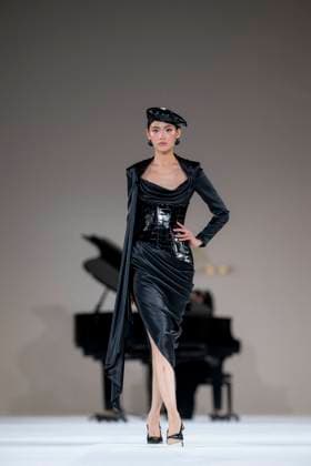Paris Fashion Week, Tamara Ralph Modenschau Personalities at the Tamara Ralph show for the Haute Couture Spring Summer 2025 collection at Paris Fashion Week PFW Model at the Tamara Ralph show for the Haute Couture Spring Summer 2025 collection at Paris Fashion Week PFW on 27 January 2025 Perusseau Da Silva Bestimage Tamara Ralph for the Haute Couture Spring Summer 2025 collection at Paris Fashion Week PFW on 27 January 2025 Paris France  Copyright: xTizianoxDaxSilvax-xPierrexPerusseaux xBestimagexTizianoxDaxSilvax-xPierrexPerusseaux xBestimagex