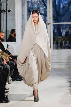 Défilé Alexandre Vauthier Collection Haute Couture Printemps Eté 2025 lors de la Fashion Week de Paris PFW Défilé Alexandre Vauthier Collection Haute Couture Printemps Eté 2025 lors de la Fashion Week de Paris PFW , le 27 janvier 2025 Alexandre Vauthier Fashion Show Haute Couture Spring Summer 2025 during Paris Fashion Week January 27th, 2025 Paris France  Copyright: xAgencex xBestimagexAgencex xBestimagex