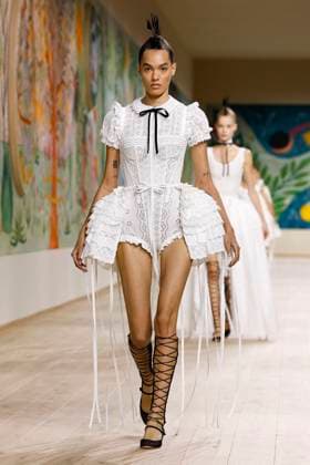 Paris Fashion Week, Christian Dior Modenschau Défilé Christian Dior Collection Haute Couture Printemps Eté 2025 lors de la Fashion Week de Paris PFW Défilé Christian Dior Collection Haute Couture Printemps Eté 2025 lors de la Fashion Week de Paris PFW , le 27 janvier 2025 Christian Dior Fashion Show Haute Couture Spring Summer 2025 during Paris Fashion Week January 27th, 2025 Paris France  Copyright: xAgencex xBestimagexAgencex xBestimagex