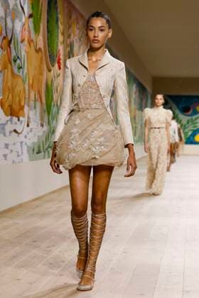 Paris Fashion Week, Christian Dior Modenschau Défilé Christian Dior Collection Haute Couture Printemps Eté 2025 lors de la Fashion Week de Paris PFW Défilé Christian Dior Collection Haute Couture Printemps Eté 2025 lors de la Fashion Week de Paris PFW , le 27 janvier 2025 Christian Dior Fashion Show Haute Couture Spring Summer 2025 during Paris Fashion Week January 27th, 2025 Paris France  Copyright: xAgencex xBestimagexAgencex xBestimagex