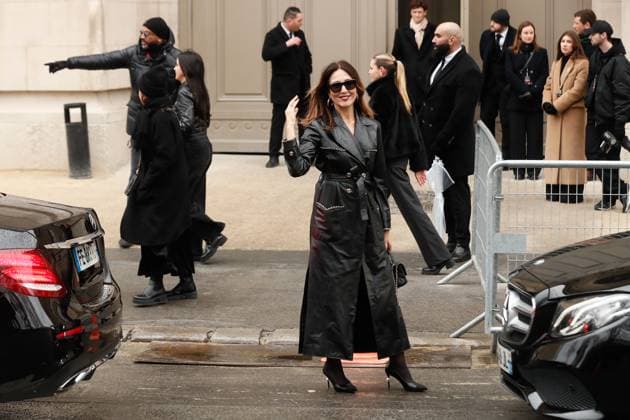 Celebrities at Chanel Collection Haute Couture Spring Summer 2025 during Paris Fashion Week PFW Elsa Zylberstein Celebrities at Chanel Collection Haute Couture Spring Summer 2025 during Paris Fashion Week PFW, on january 28th 2025 Christophe Clovis Bestimage Celebrities at Chanel Fashion Show Haute Couture Spring Summer 2025 during Paris Fashion Week, on january 28th 2025 Paris France  Copyright: xChristophexClovisx xBestimagexChristophexClovisx xBestimagex