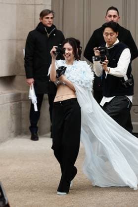 Celebrities at Chanel Collection Haute Couture Spring Summer 2025 during Paris Fashion Week PFW Jennie Kim Celebrities at Chanel Collection Haute Couture Spring Summer 2025 during Paris Fashion Week PFW , on january 28th 2025 Christophe Clovis Bestimage Celebrities at Chanel Fashion Show Haute Couture Spring Summer 2025 during Paris Fashion Week, on january 28th 2025 Paris France  Copyright: xChristophexClovisx xBestimagexChristophexClovisx xBestimagex
