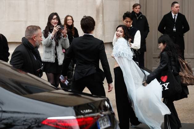 Celebrities at Chanel Collection Haute Couture Spring Summer 2025 during Paris Fashion Week PFW Jennie Kim Celebrities at Chanel Collection Haute Couture Spring Summer 2025 during Paris Fashion Week PFW , on january 28th 2025 Christophe Clovis Bestimage Celebrities at Chanel Fashion Show Haute Couture Spring Summer 2025 during Paris Fashion Week, on january 28th 2025 Paris France  Copyright: xChristophexClovisx xBestimagexChristophexClovisx xBestimagex