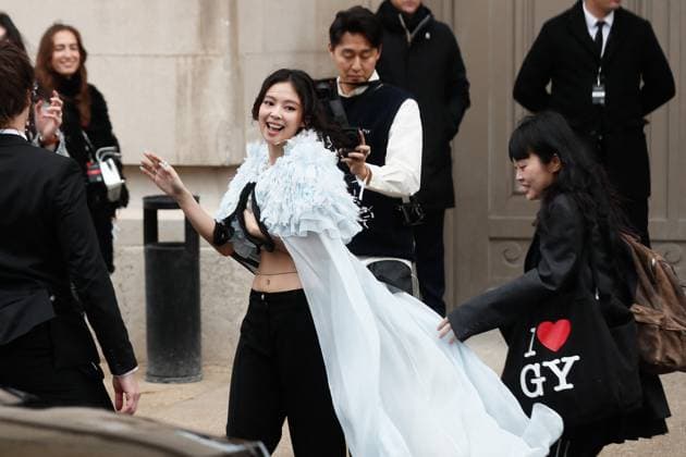 Celebrities at Chanel Collection Haute Couture Spring Summer 2025 during Paris Fashion Week PFW Jennie Kim Celebrities at Chanel Collection Haute Couture Spring Summer 2025 during Paris Fashion Week PFW , on january 28th 2025 Christophe Clovis Bestimage Celebrities at Chanel Fashion Show Haute Couture Spring Summer 2025 during Paris Fashion Week, on january 28th 2025 Paris France  Copyright: xChristophexClovisx xBestimagexChristophexClovisx xBestimagex