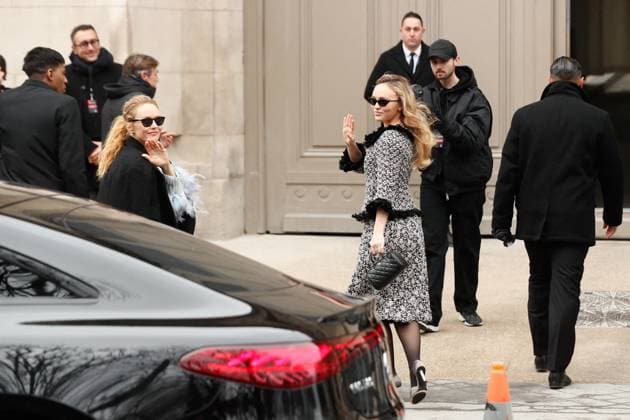 Celebrities at Chanel 2 Collection Haute Couture Spring Summer 2025 during Paris Fashion Week PFW Vanessa Paradis and daughter Lily Rose Depp Celebrities at Chanel 2 Collection Haute Couture Spring Summer 2025 during Paris Fashion Week PFW , january 28th 2025 Celebrities at Chanel 2 Fashion Show Haute Couture Spring Summer 2025 during Paris Fashion Week, january 28th 2025 Paris France  Copyright: xChristophexClovisx xBestimagexChristophexClovisx xBestimagex