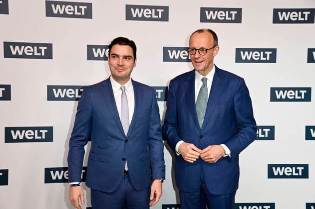News Themen der Woche KW05 News Bilder des Tages Jan Philipp Burgard und Friedrich Merz beim 16. WELT-Wirtschaftsgipfel 2025 im Axel-Springer-Haus. Berlin, 28.01.2025 *** Jan Philipp Burgard and Friedrich Merz at the 16 WELT Economic Summit 2025 at Axel Springer Haus Berlin, 28 01 2025 Foto:xF.xKernx xFuturexImagex wirtschaftsgipfel_5113