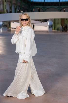 Celebrities at the Chanel show at the Grand Palais, Haute Couture Spring Summer 2025 Collection during Paris Fashion Week PFW Pamela Anderson at the Chanel show at the Grand Palais, Haute Couture Spring Summer 2025 Collection during Paris Fashion Week PFW January 28th, 2025 Olivier Borde Bestimage Celebrities at the Chanel show at the Grand Palais, Haute Couture Spring Summer 2025 Collection during Paris Fashion Week PFW January 28th, 2025 Paris France  Copyright: xOLIVIERxBORDEx xBESTIMAGExOLIVIERxBORDEx xBESTIMAGEx