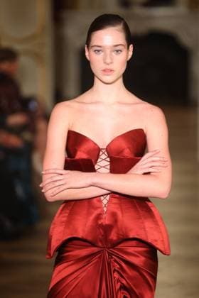 PFW Lena Erziak Runway A Model walks the runway during the Lena Erziak Women s Haute-Couture Spring Summer 2025 show as part of Paris Fashion Week in Paris, France on January 28, 2025. Photo by Jerome Dominé ABACAPRESS.COM  Copyright: xDominexJerome ABACAx