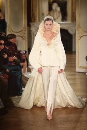 PFW Lena Erziak Runway A Model walks the runway during the Lena Erziak Women s Haute-Couture Spring Summer 2025 show as part of Paris Fashion Week in Paris, France on January 28, 2025. Photo by Jerome Dominé ABACAPRESS.COM  Copyright: xDominexJerome ABACAx